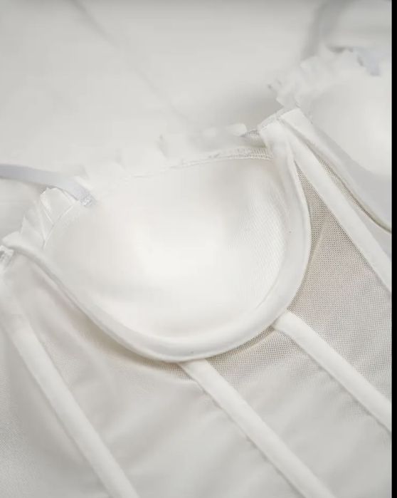 Білий корсет жіночий