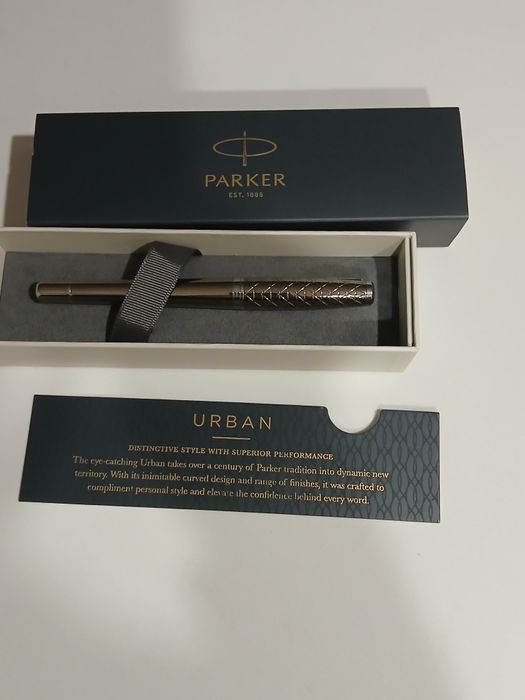 Parker Urban em metal