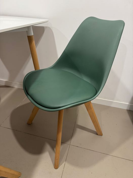 Mesa de jantar com cadeiras