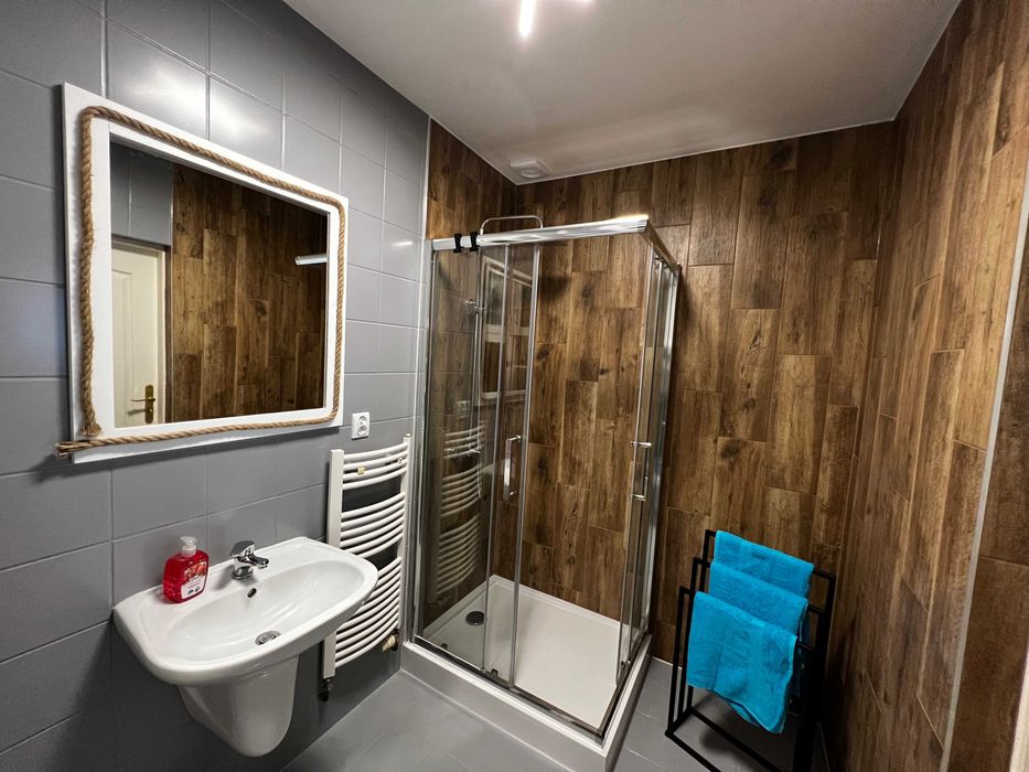 Apartament 2 poziomowy 3 pokoje 2 lazienki.Centrum.Zapraszamy caly rok