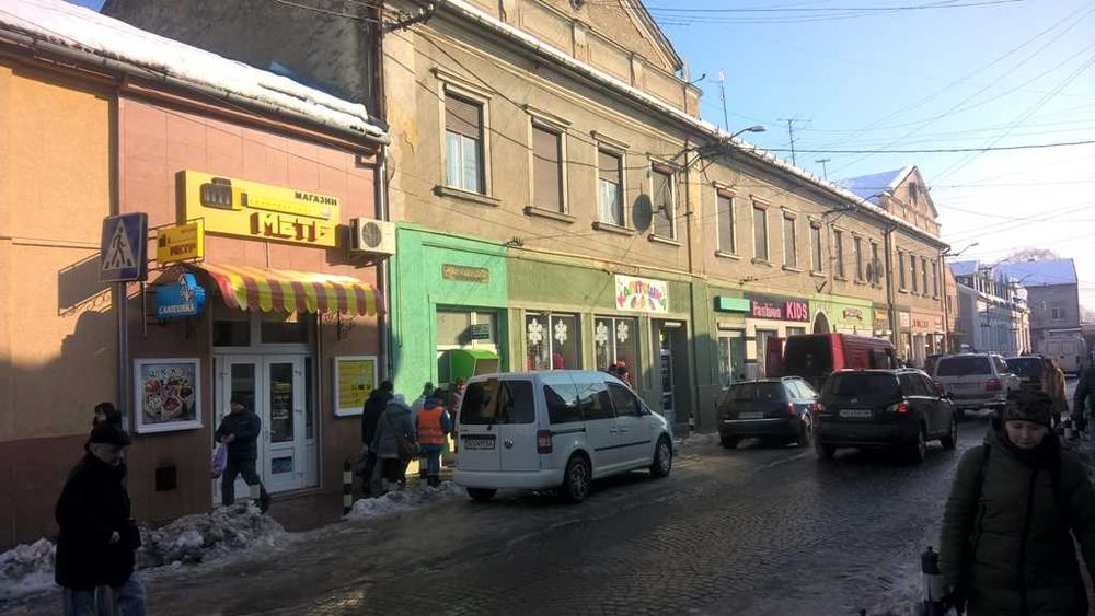 Нежитлове приміщення площею 17,3 кв. м. Мукачево вул. Ринкова 23/11