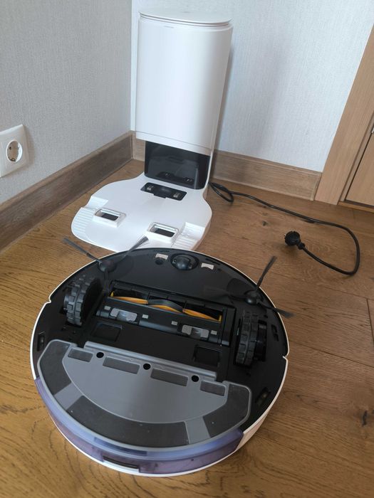 Продам робот-пилосос Ecovacs Deebot Ozmo N10 Plus
