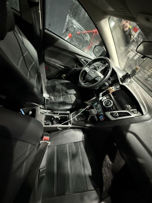 Ford Focus 2018 VIN 1FADP3E23JL319181 фото оголошення 7 з 9