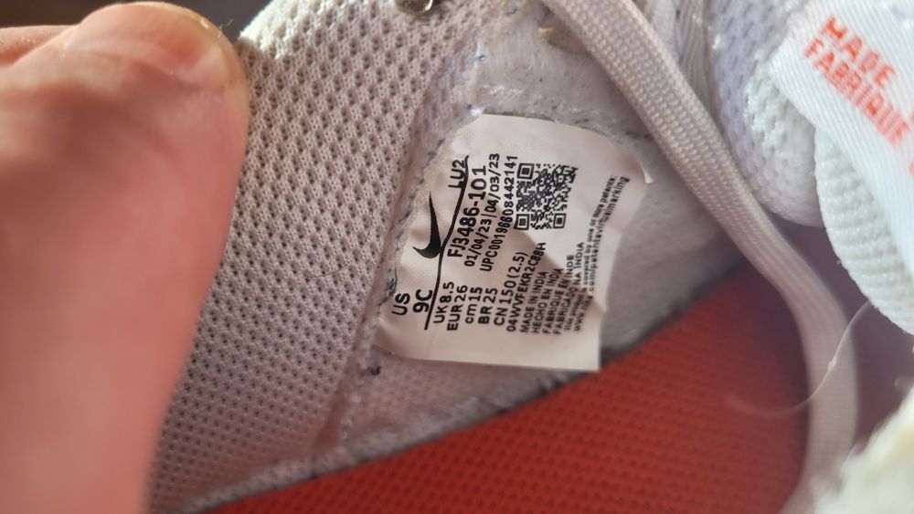 Фірмові дитячі кросівки Nike AIR FORCE 1  26 р. .