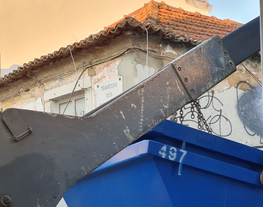 CARRINHAS de CAIXA ABERTA p/recolha e transporte de todo o entulho