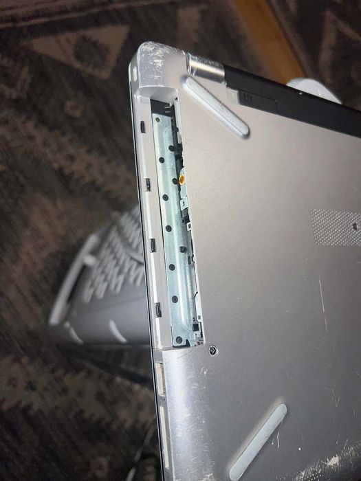Laptop HP 3168NGW  Bateria uszkodzona