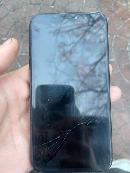 Продам Айфон 10xr