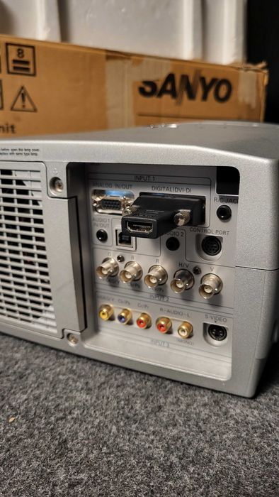 Projetor vídeo Sanyo XP-56 (5000AL) c/ duas objetivas