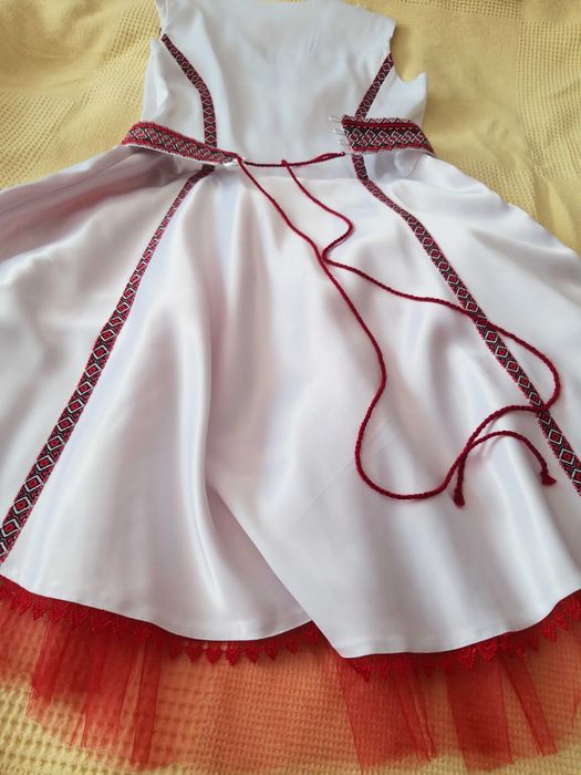 Вишита сукня, вишиванки