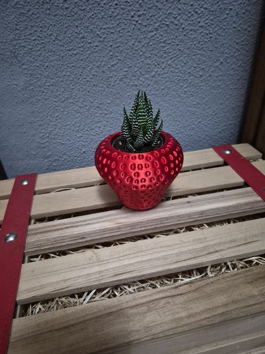 Vaso Decorativo em Forma de Morango