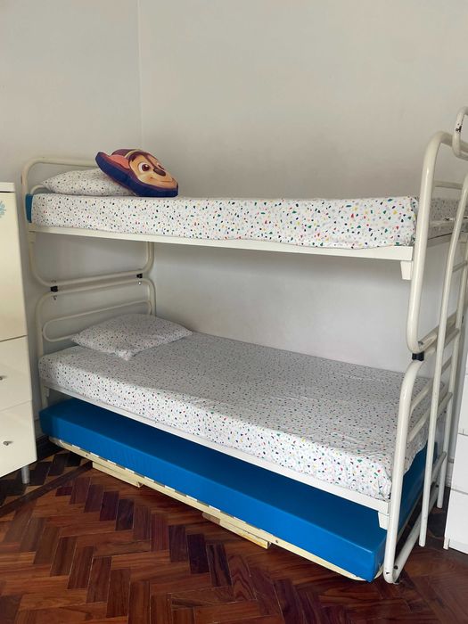 Beliche branco com colchão