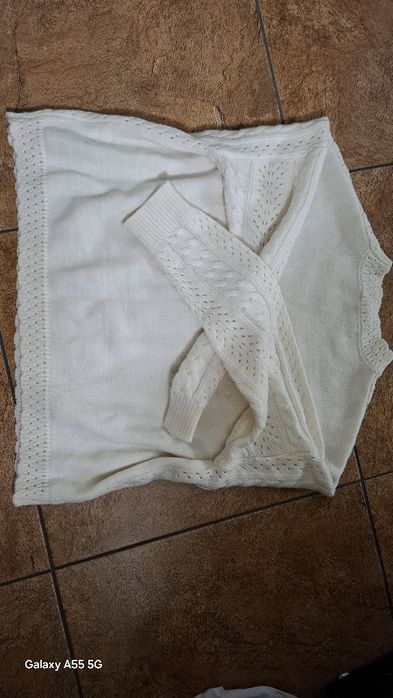 Ecru, modny,krótki sweterek,półgolf