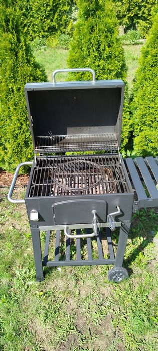Grill ogrodowy  jak nowy.