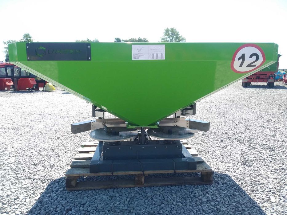 Rozsiewacz polowy dwutarczowy Langren RS-600 plandeka AGROSTAL