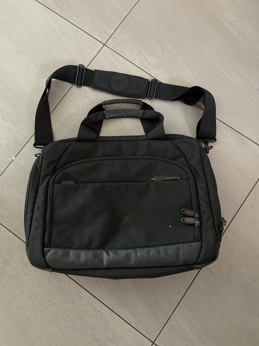 Torba pokrowiec na laptopa czarna dużo kieszonek sam Samsonite