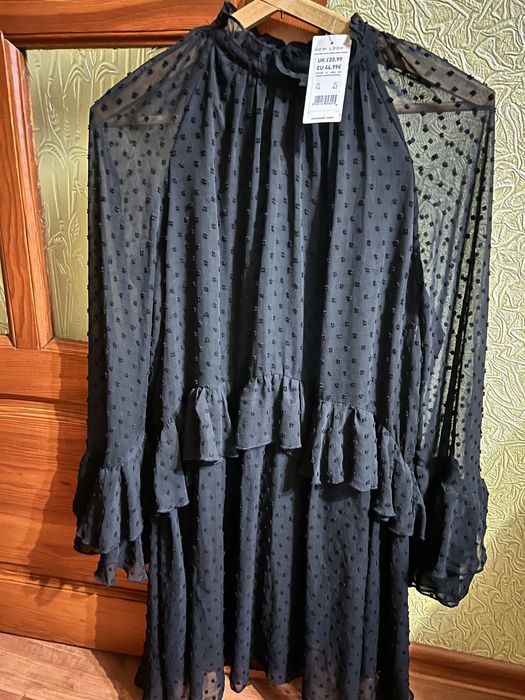 Продам платье шикарное.Новое.Нарядное