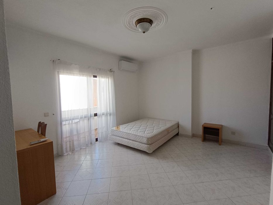 Arrendamento de imóvel (vivenda) T4 Loulé