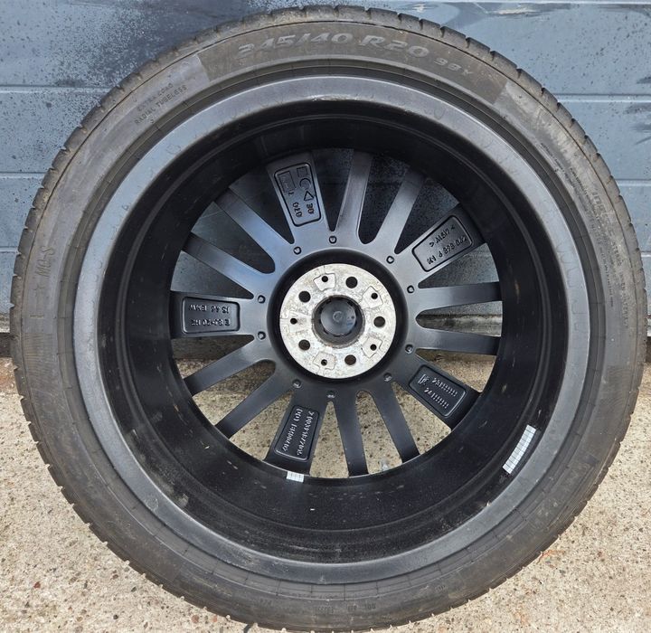 Felgi z oponami Bmw IX1 X1 IX2 X2 U10 U11 8x20 ET46 5x112 Individual