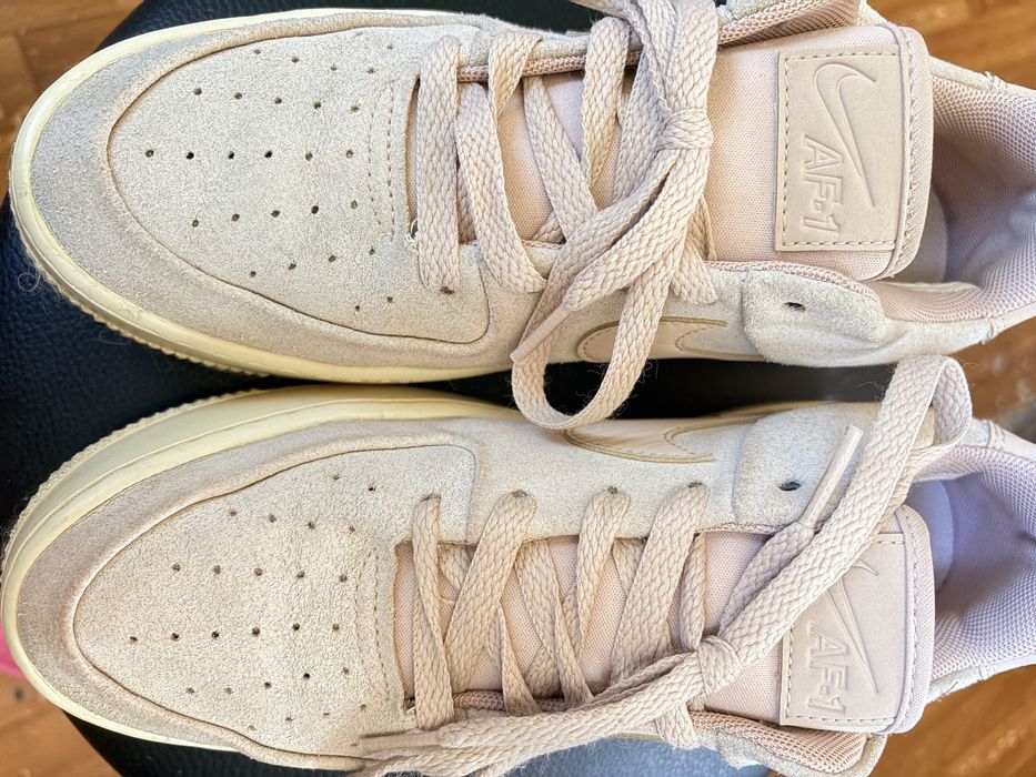Продам жіночі кросівки nike air