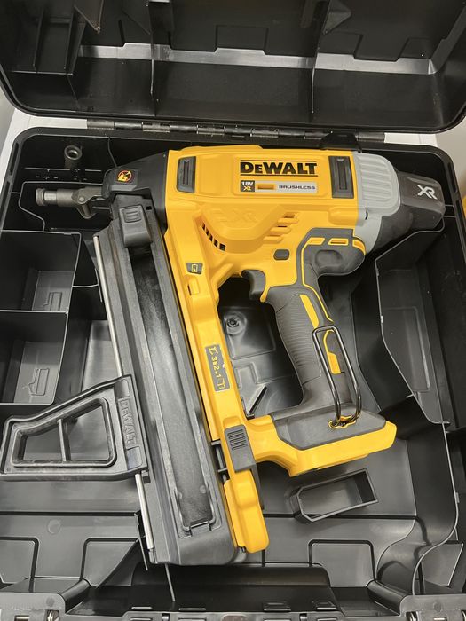 Gwozdziarka dewalt DCN890N