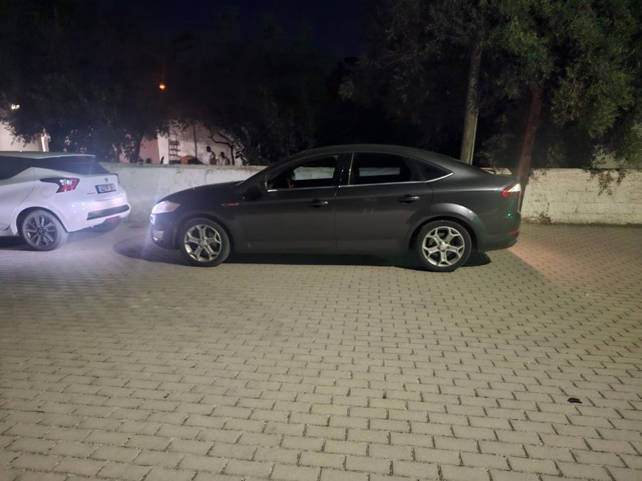 Ford Mondeo Ghia 2.0t