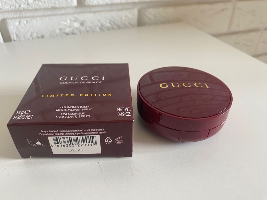 Podkład Gucci Cushion De Beauté Limited Edition 02