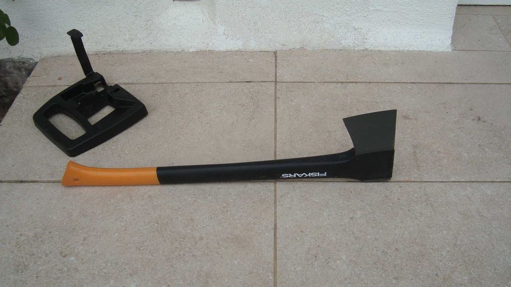 Siekiera Fiskars nowa nieużywana