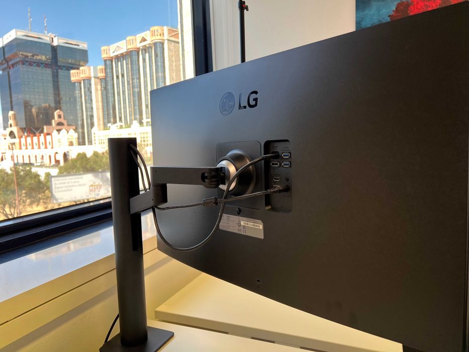 LG Monitor 32UN880P-B 4K UHD IPS