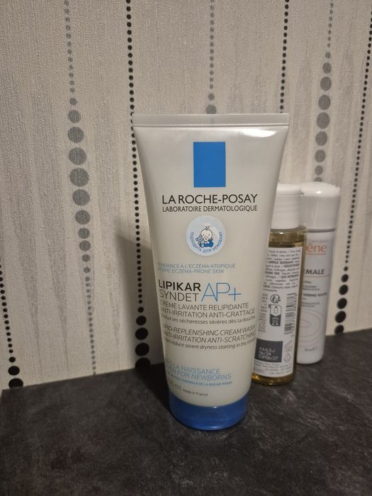 Крем-гель для душу  La Roche-Posay Lipikar Syndet AP+.