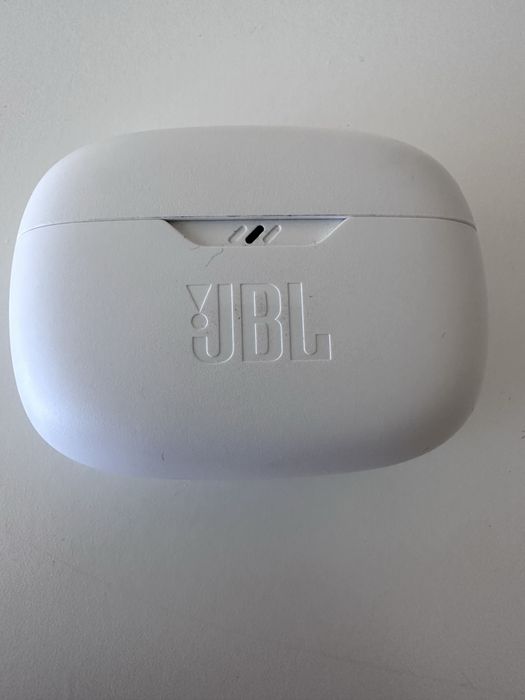 Phones JBL modelo wave beam