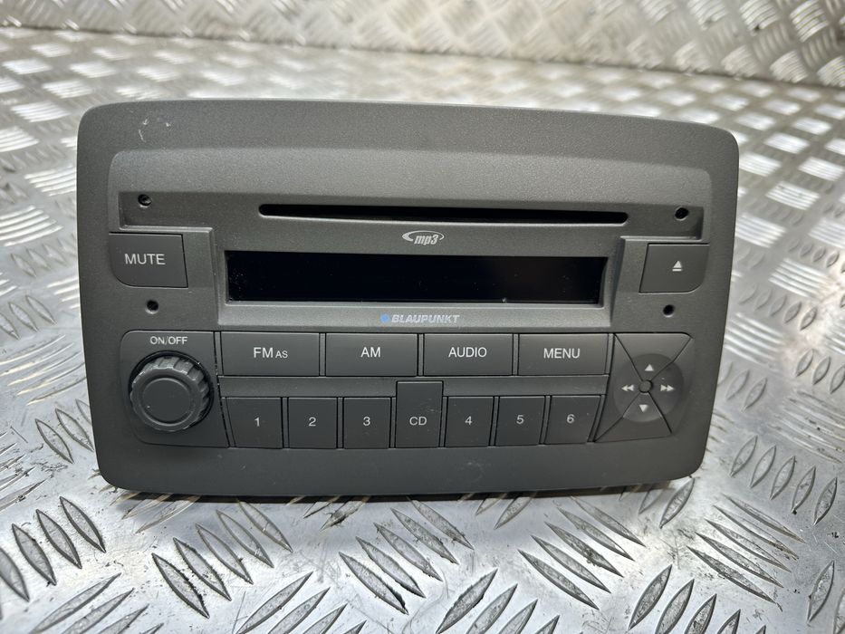 Radio CD Player Blaupunkt Fiat Panda II 735 434 952 0