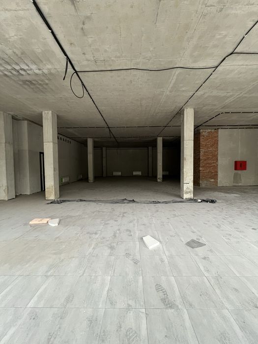 Оренда комерційного приміщення 253 кв.м в центрі міста
