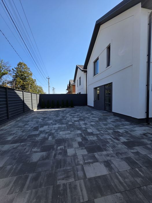 Без комісії. Будинок , новобудова на продаж в районі Військбуд.