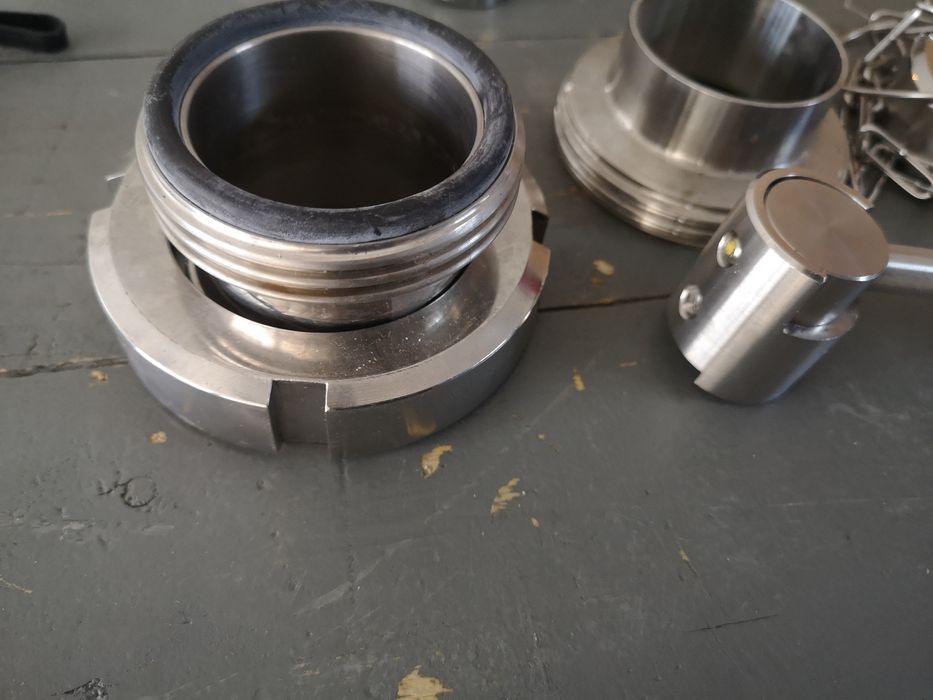 Elementy ze stali kwasoodpornej