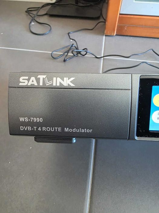Modulador Digital RF SATLINK WS-7990 DVB-T 4 Canais HD MPEG4 1080P