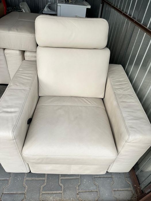 Sofa i dwa rozkładane fotele