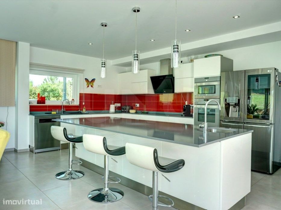 T3 Detached House for Sale in Alcobaça.