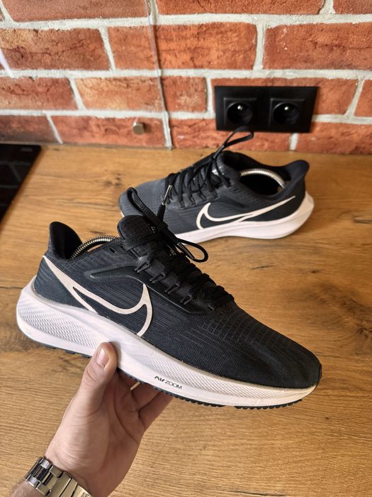 czarne buty sportowe Nike Air Zoom Pegasus