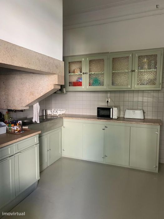 Quarto - localizado em São Bento Lisbon