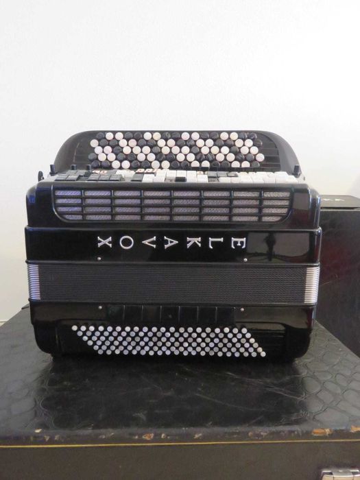 Acordeão eletrônico ELKAVOX 83