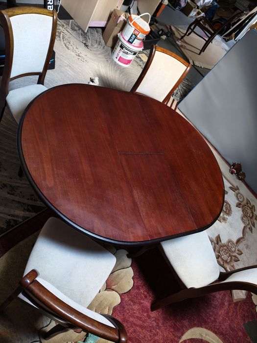 Stół okrągły plus 4 krzesła