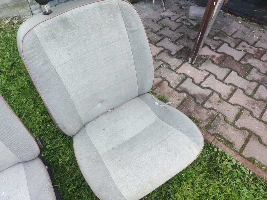 Fotele skoda favorit