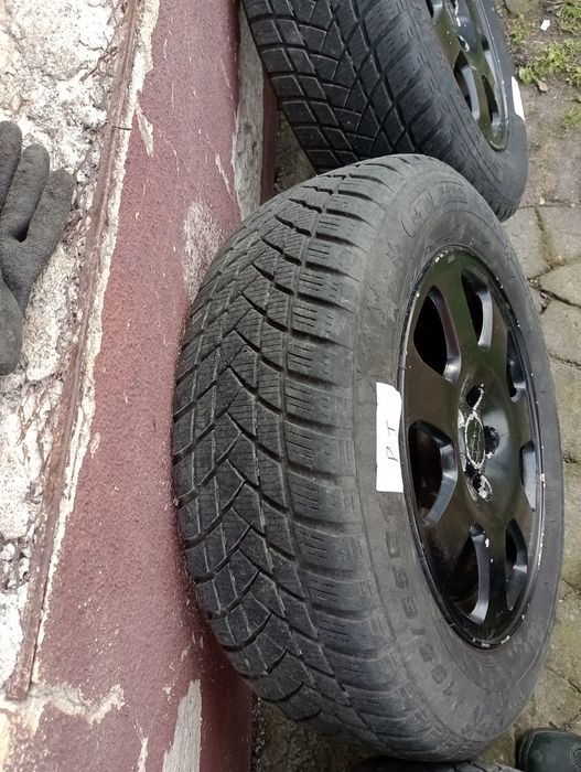 Zimowe opony z felgami