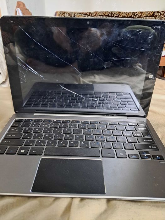 Планшет Chuwi з клавіатурою