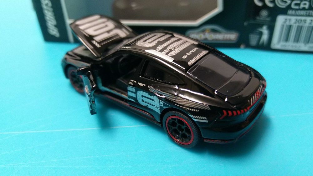 Audi RS e-tron GT (2024) - Miniatura escala 1/63 Majorette Sports Cars