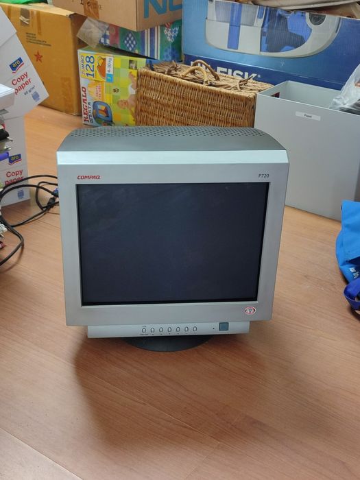 Monitor CRT Compaq P720