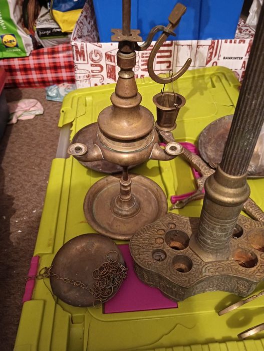 Lamparina de azeite e balança antiga muito antigas vendo melhor preço