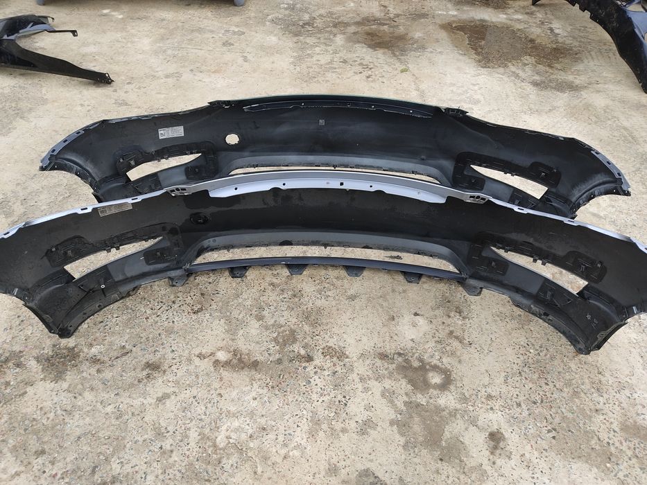 Передній бампер Tesla model Y