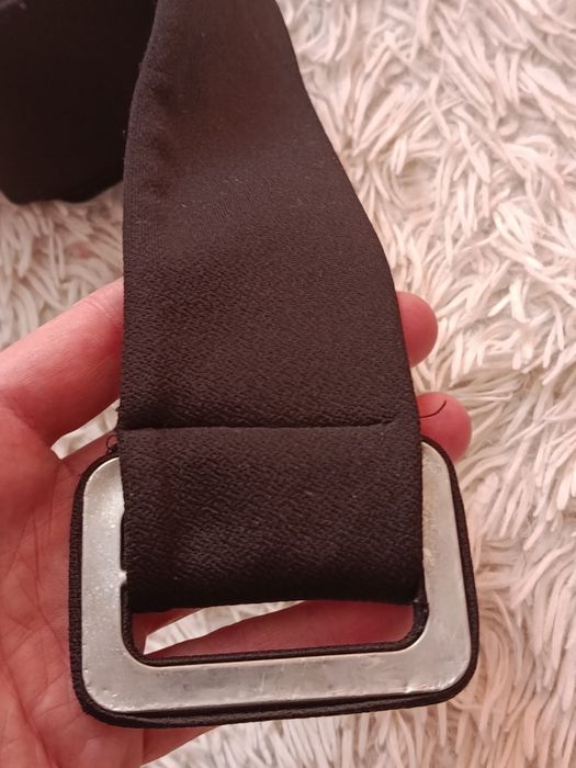 Czarny materiałowy pasek – szeroki, elegancki, stan dobry