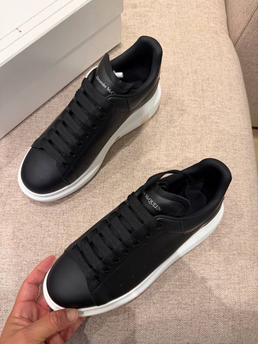 Tenis mcqueen novos 44